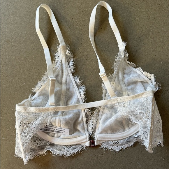 Free people white front clasp lace bra 32C - Picture 2 of 4